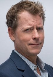 Greg Kinnear