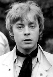 Hywel Bennett